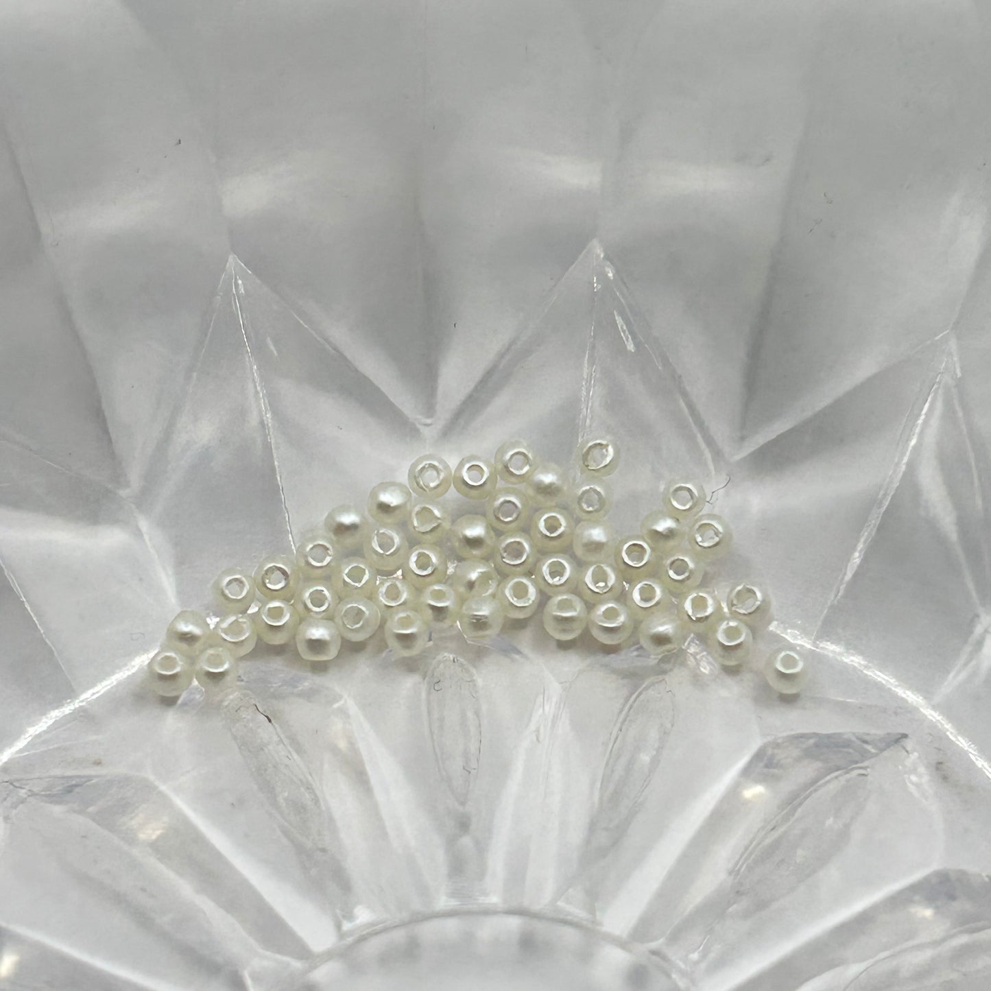 Czech Pearl 2MM - Snow - Strand 50