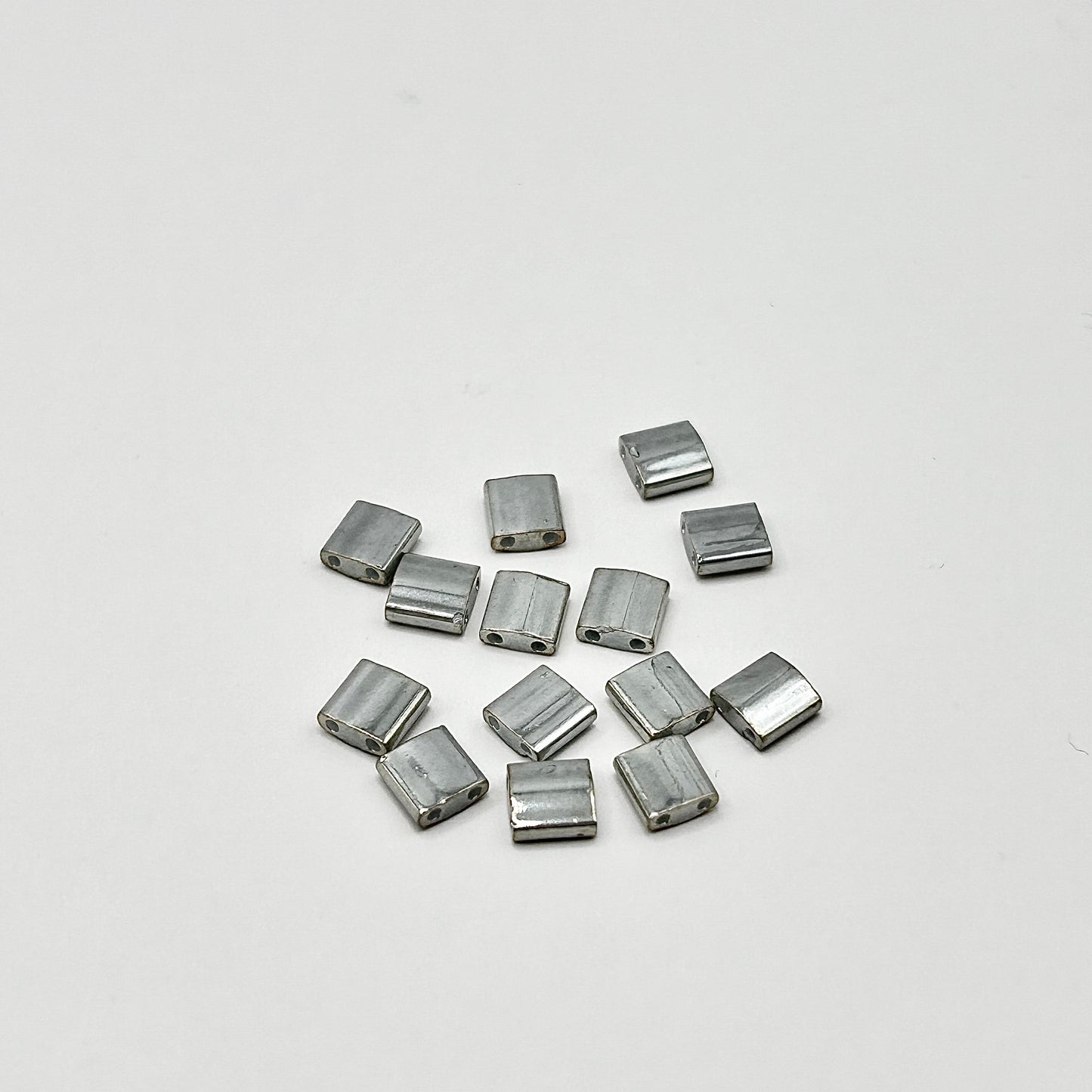 Tila 5MM - Galvanized Grey Luster - 5g
