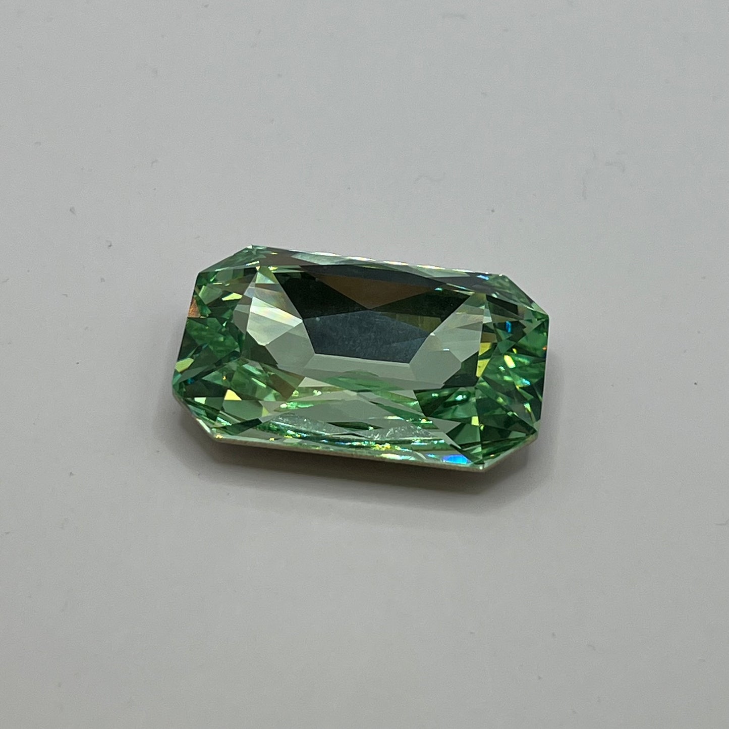 Swarovski 37X25.5MM Octagon A4627 - Chrysolite