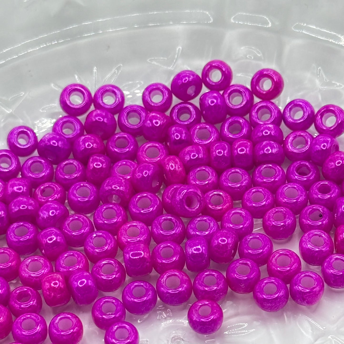 Miyuki: 6/0 - Opaque Magenta Fizzle Luster - 10g