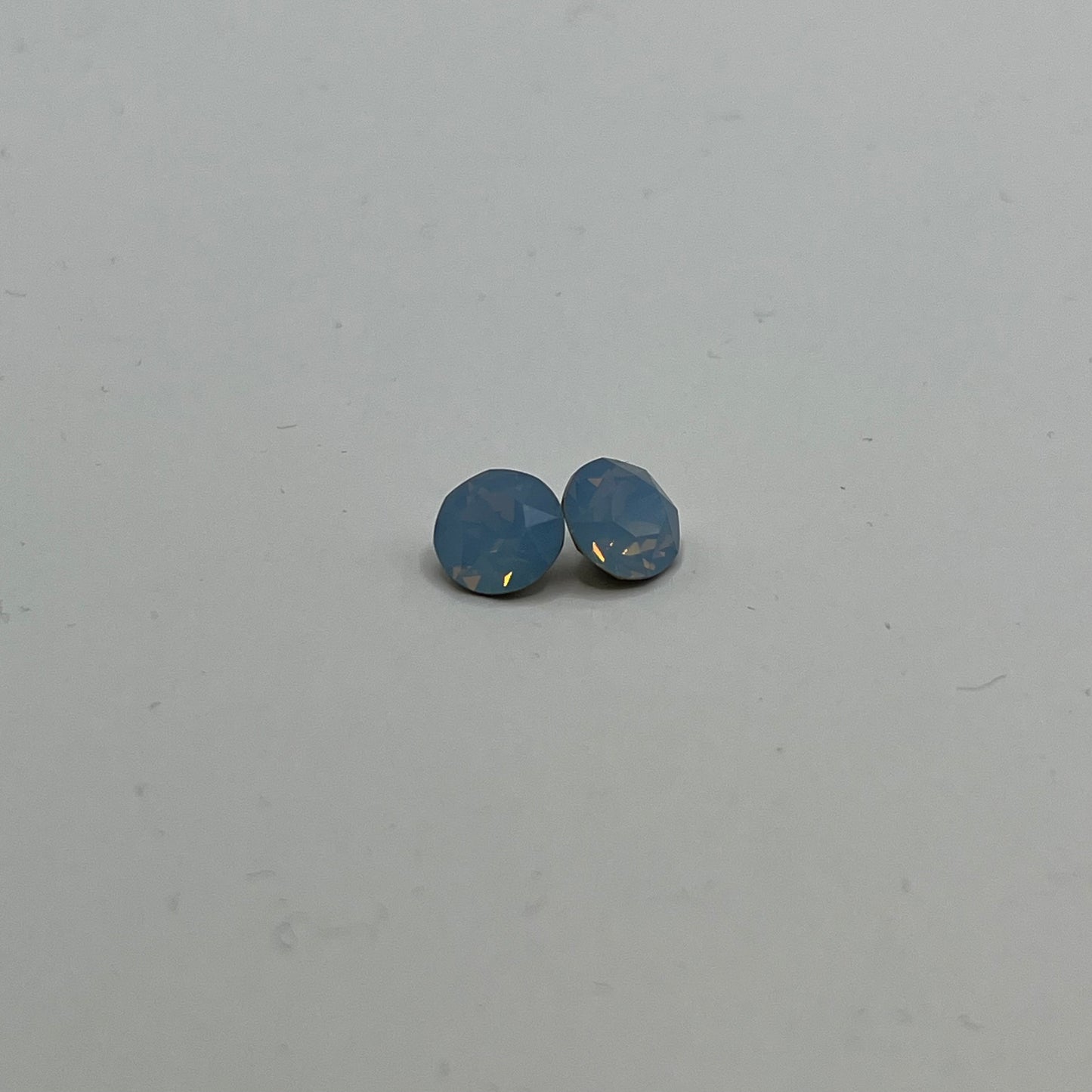 Swarovski 8MM Xirius Chaton A1088 - Air Blue Opal (4pcs)