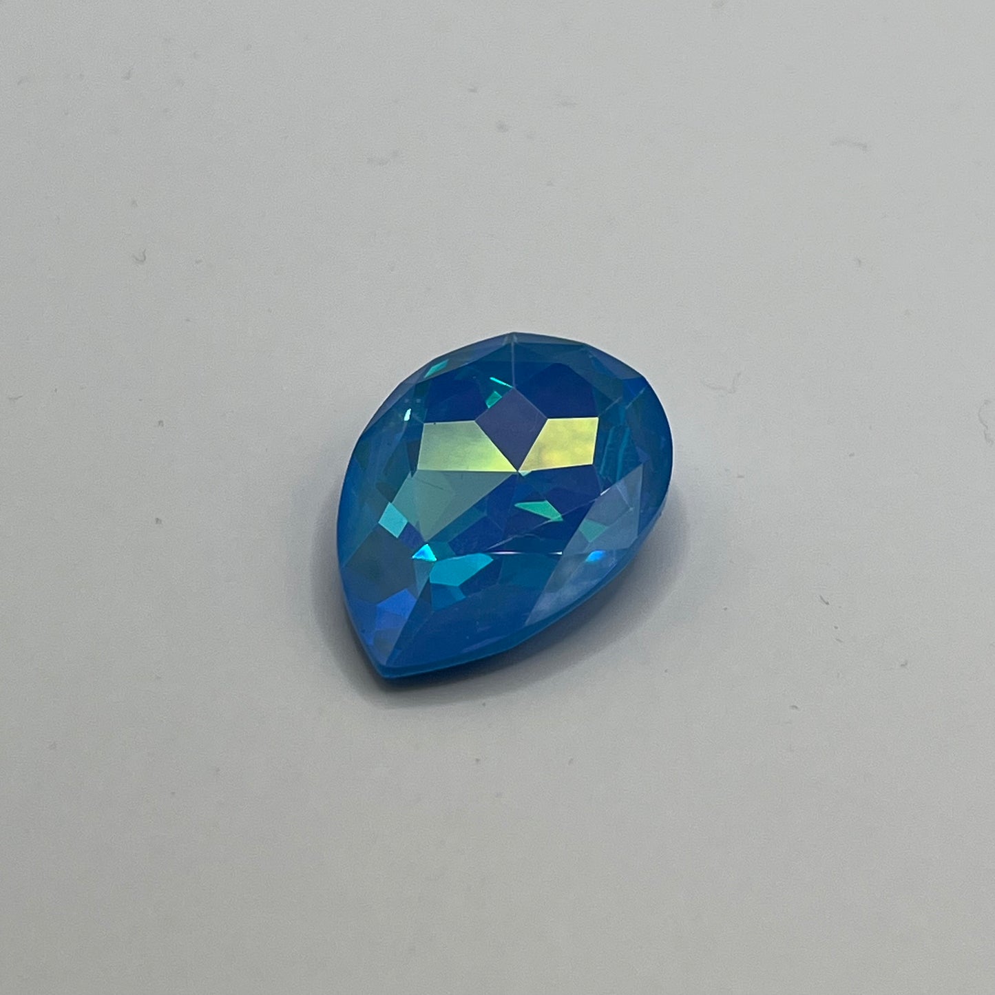 Swarovski 30X20MM Pear A4327 - Ultra Blue AB