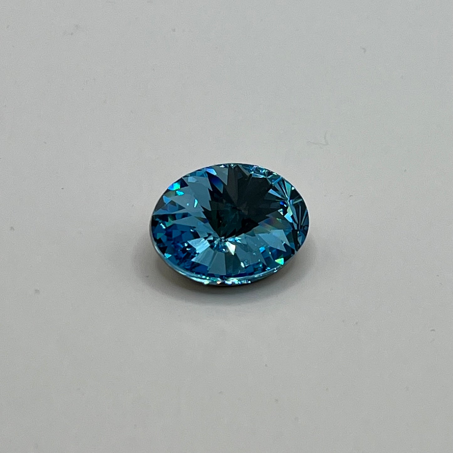 Swarovski 18x13.5MM Oval Rivoli A4122 - Aquamarine