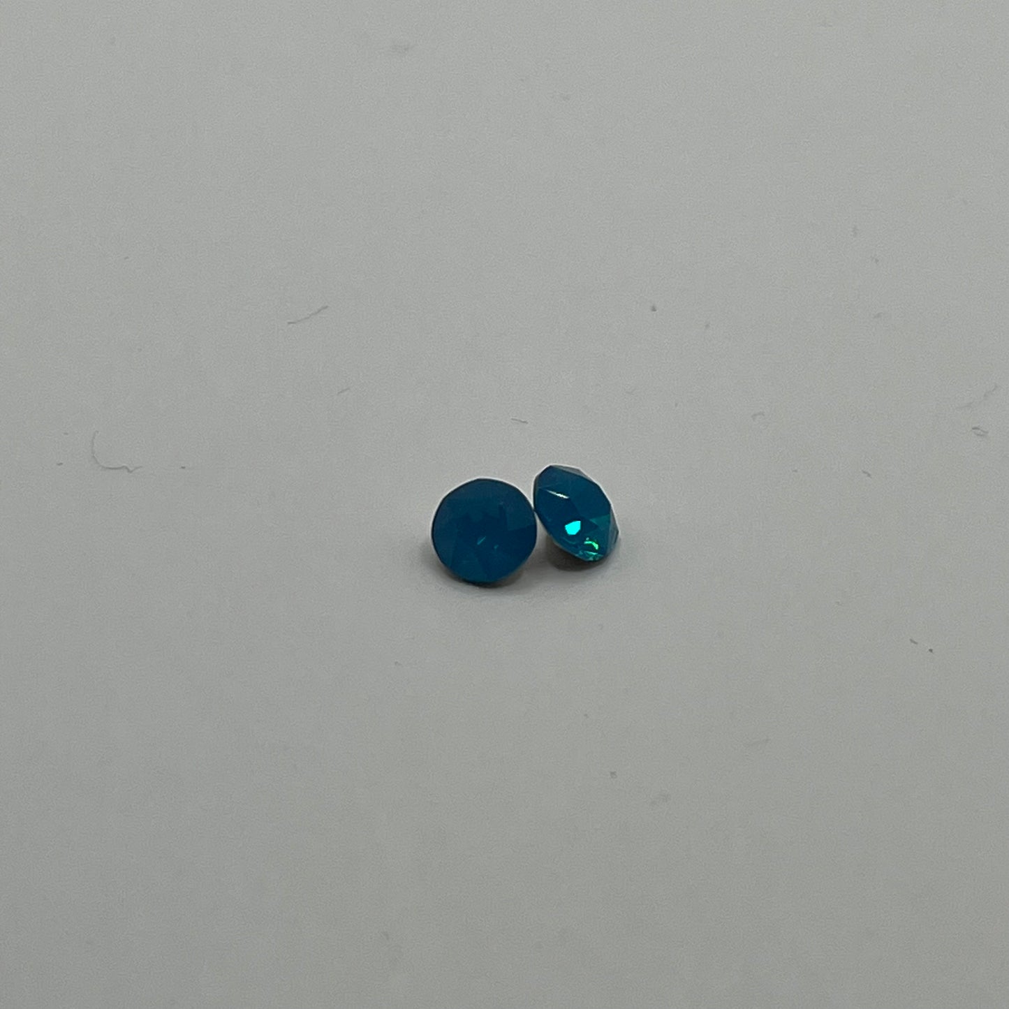 Swarovski 6MM Xirius Chaton A1088 - Caribbean Blue Opal (4pcs)