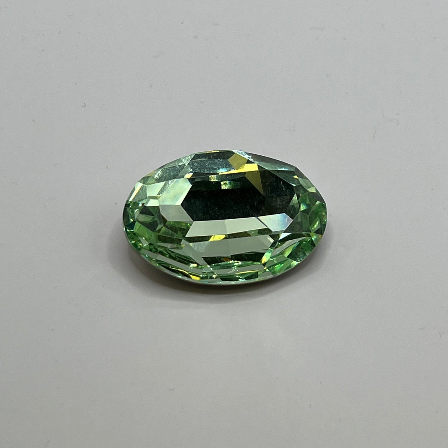 Swarovski 39X28MM Oval - Chrysolite