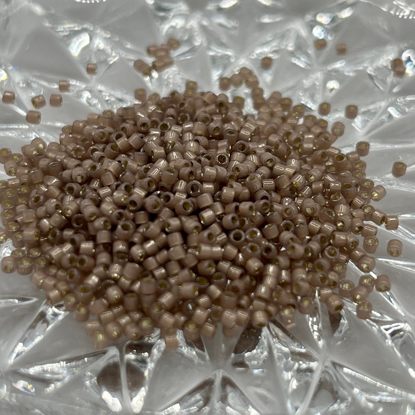 DB1460 - Cinnamon Opal 11/0