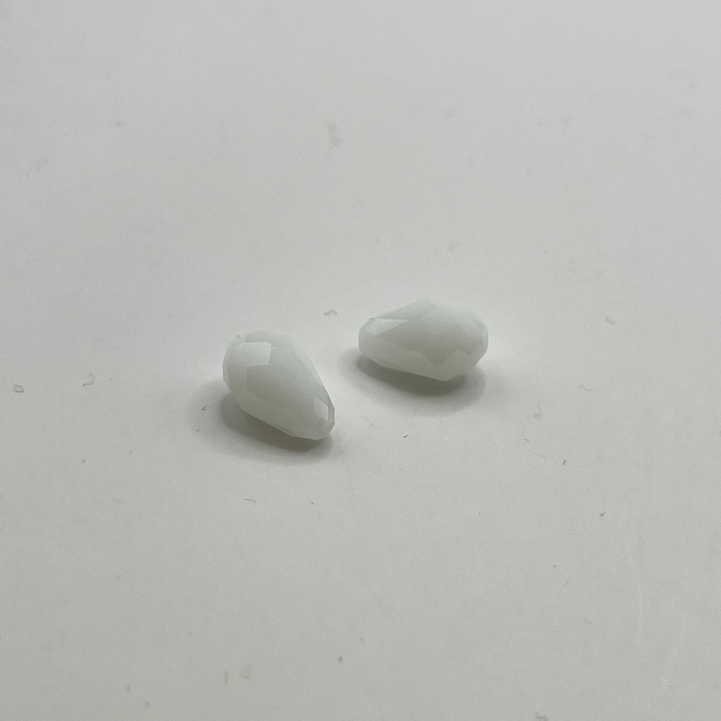 Swarovski 10.5x7MM Teardrop - White Alabaster (4pcs)