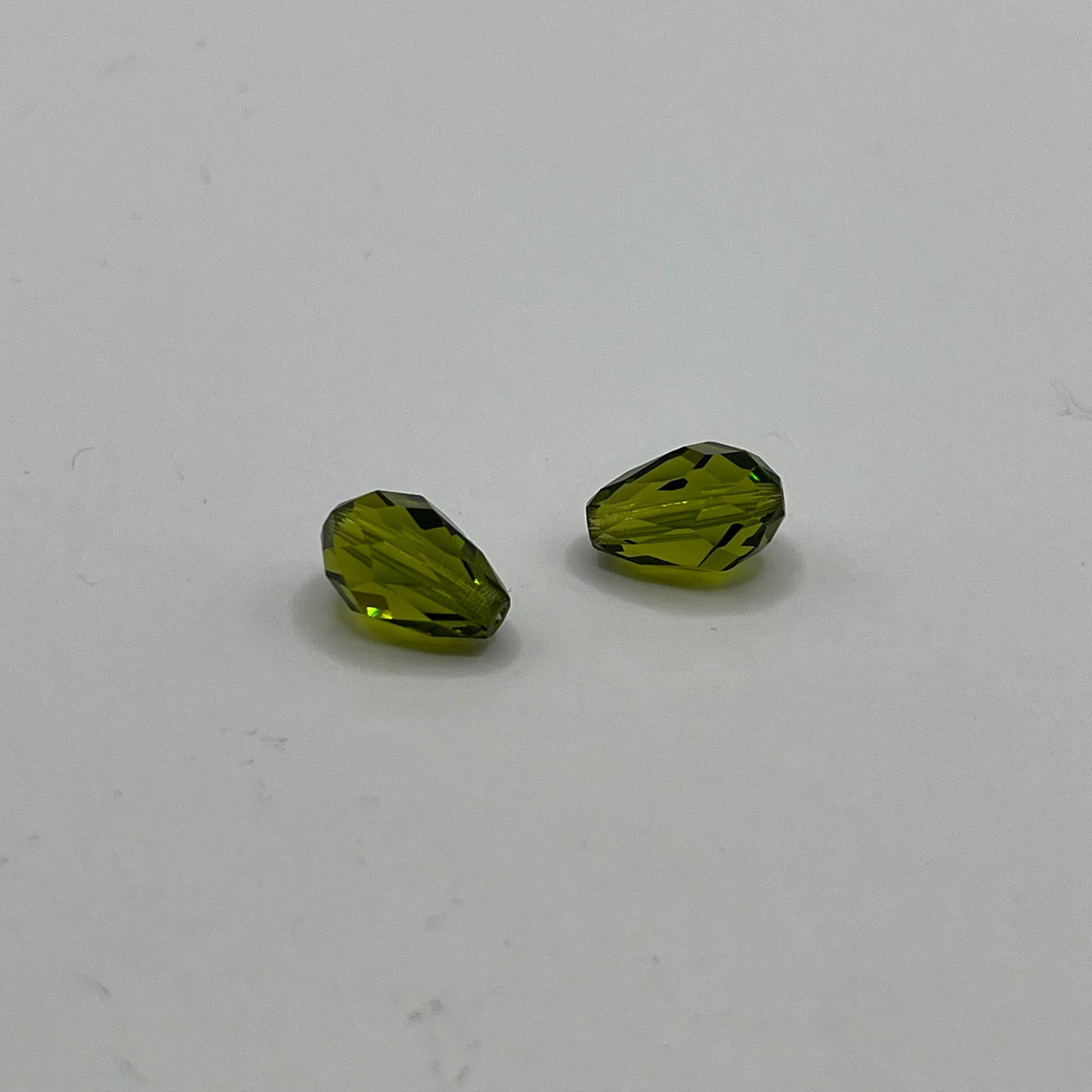 Swarovski 10.5x7MM Teardrop - Olivine (4pcs)