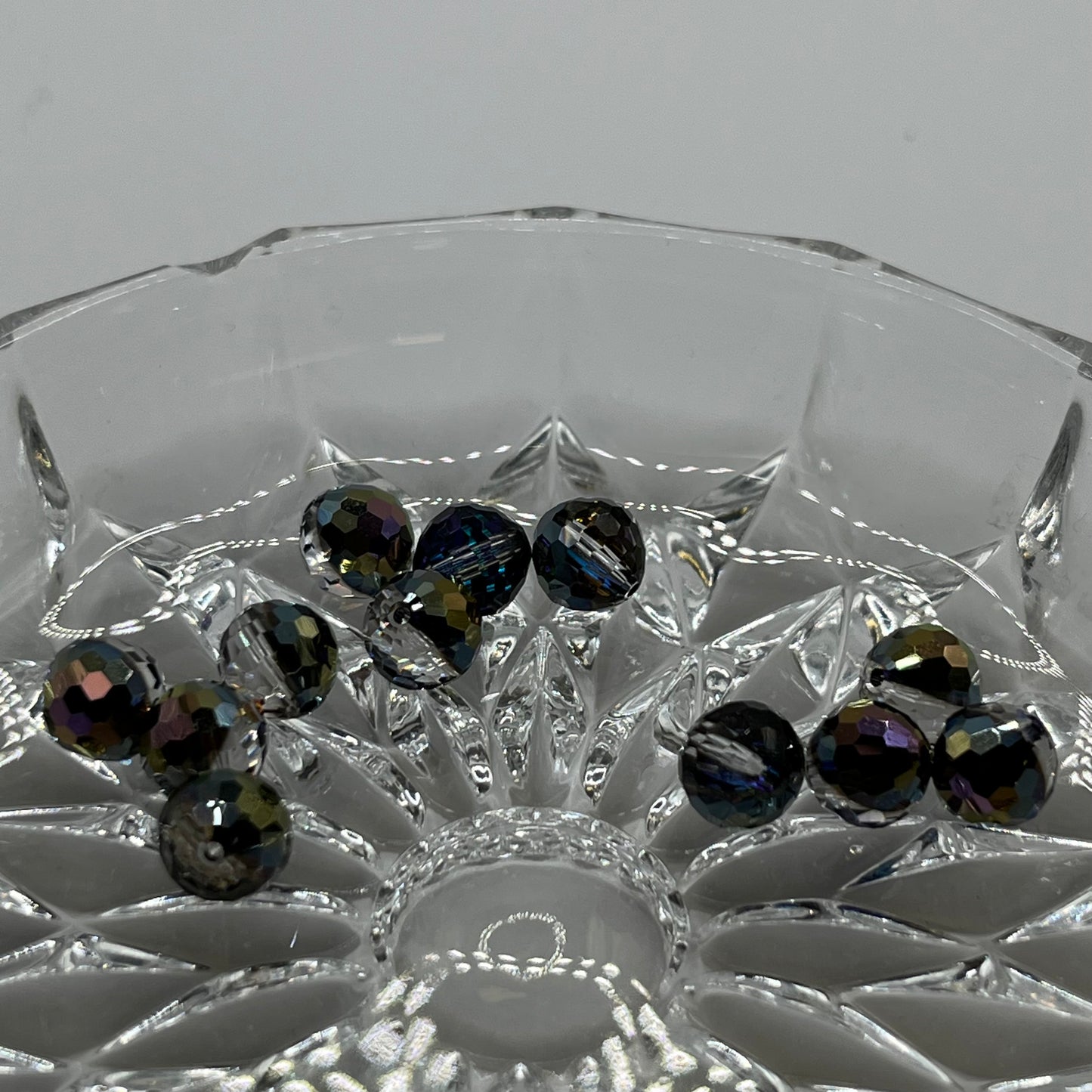 Swarovski 8MM Round Faceted Rich Cut A5003 - Heliotrope (12pcs)
