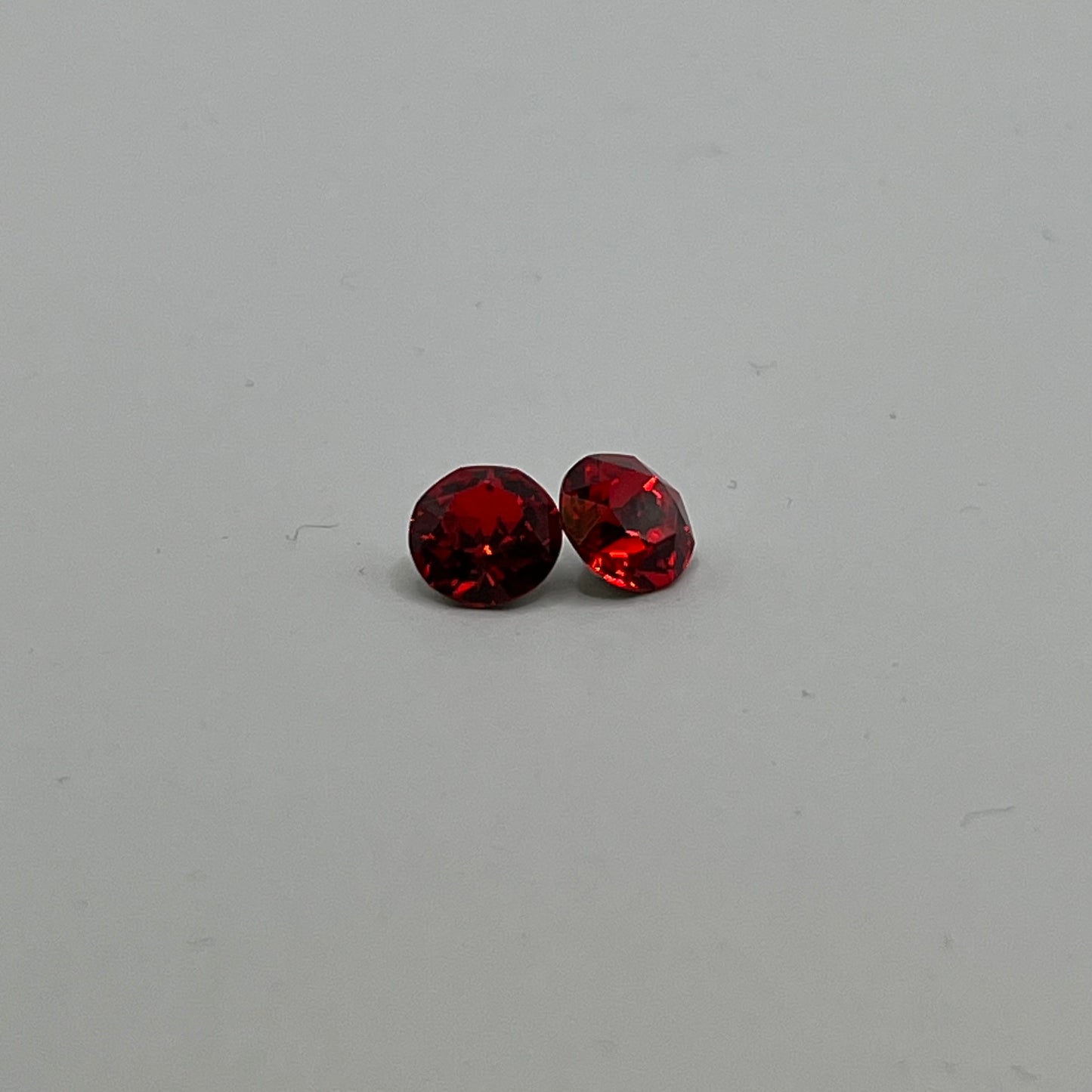 Austrian Crystal 8MM Xirius Chaton A1088 - Light Siam (4pcs)