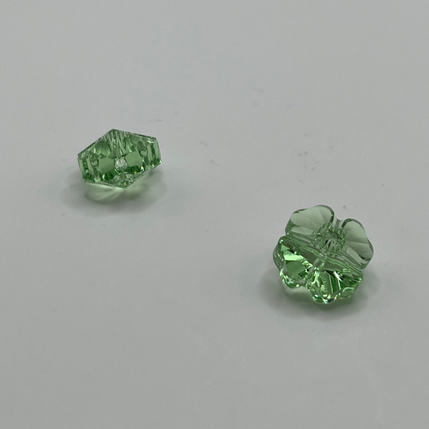 Swarovski 12MM Clover - Peridot (2pcs)