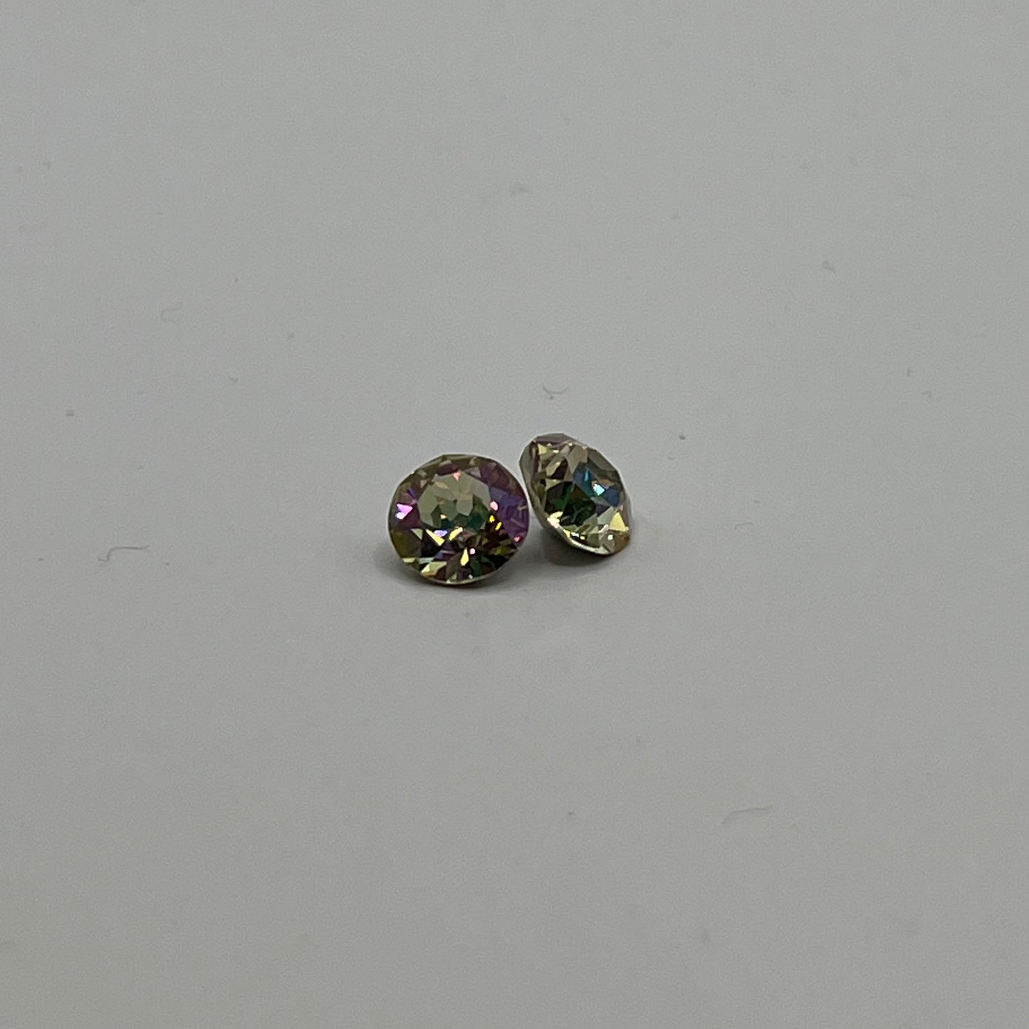 Swarovski 8MM Xirius Chaton A1088 - Crystal Luminous Green (4pcs)