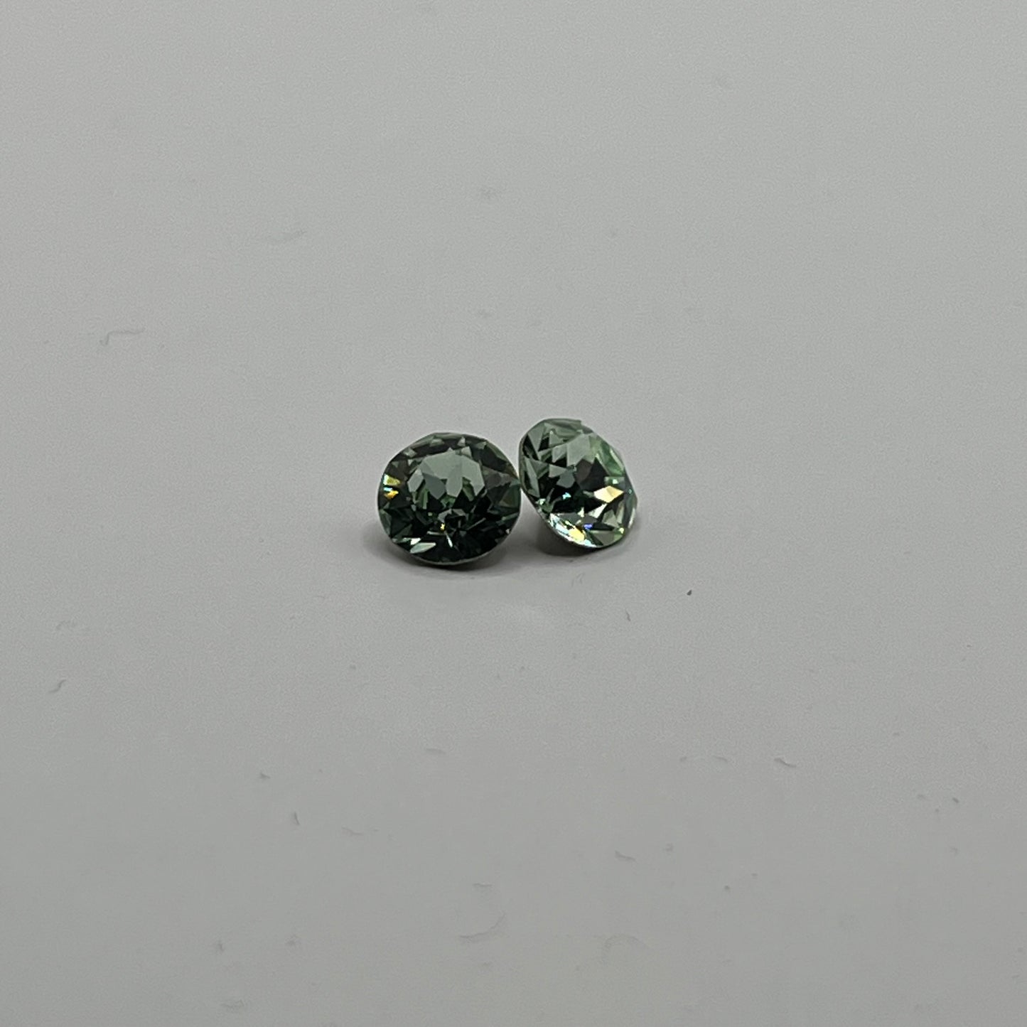 Swarovski 8MM Xirius Chaton A1088 - Chrysolite (4pcs)