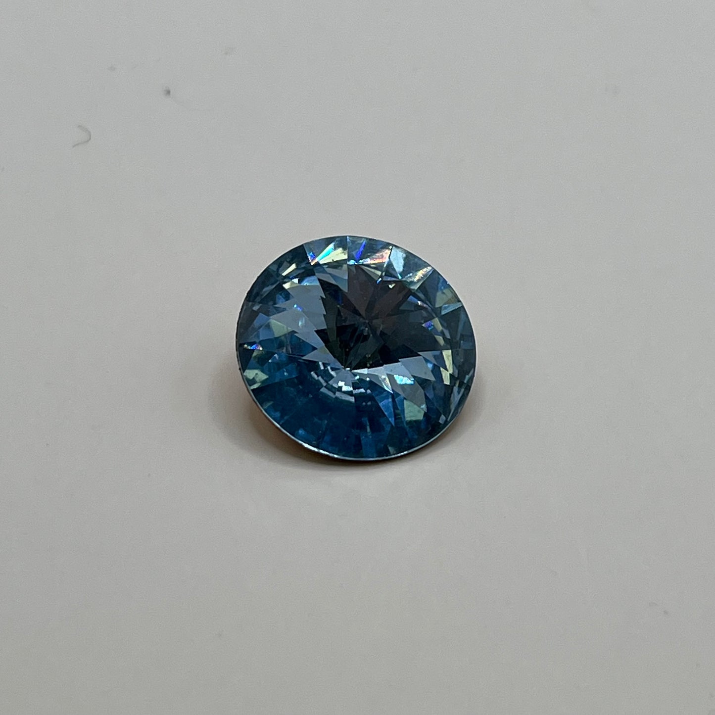 Swarovski 18MM Rivoli A1122 - Light Sapphire