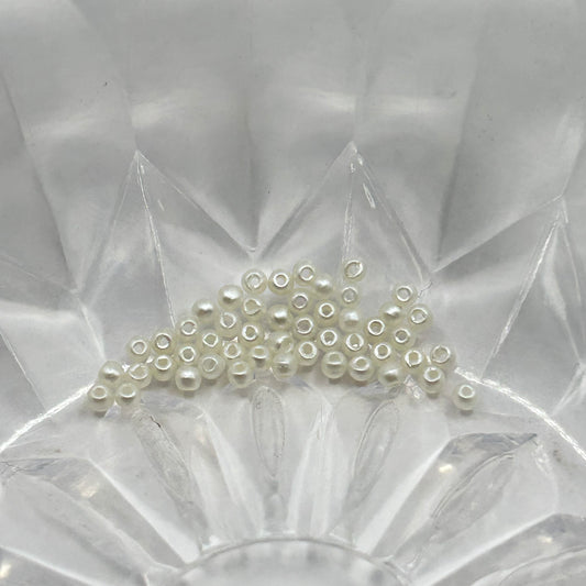 Czech Pearl 2MM - Snow - Strand 50
