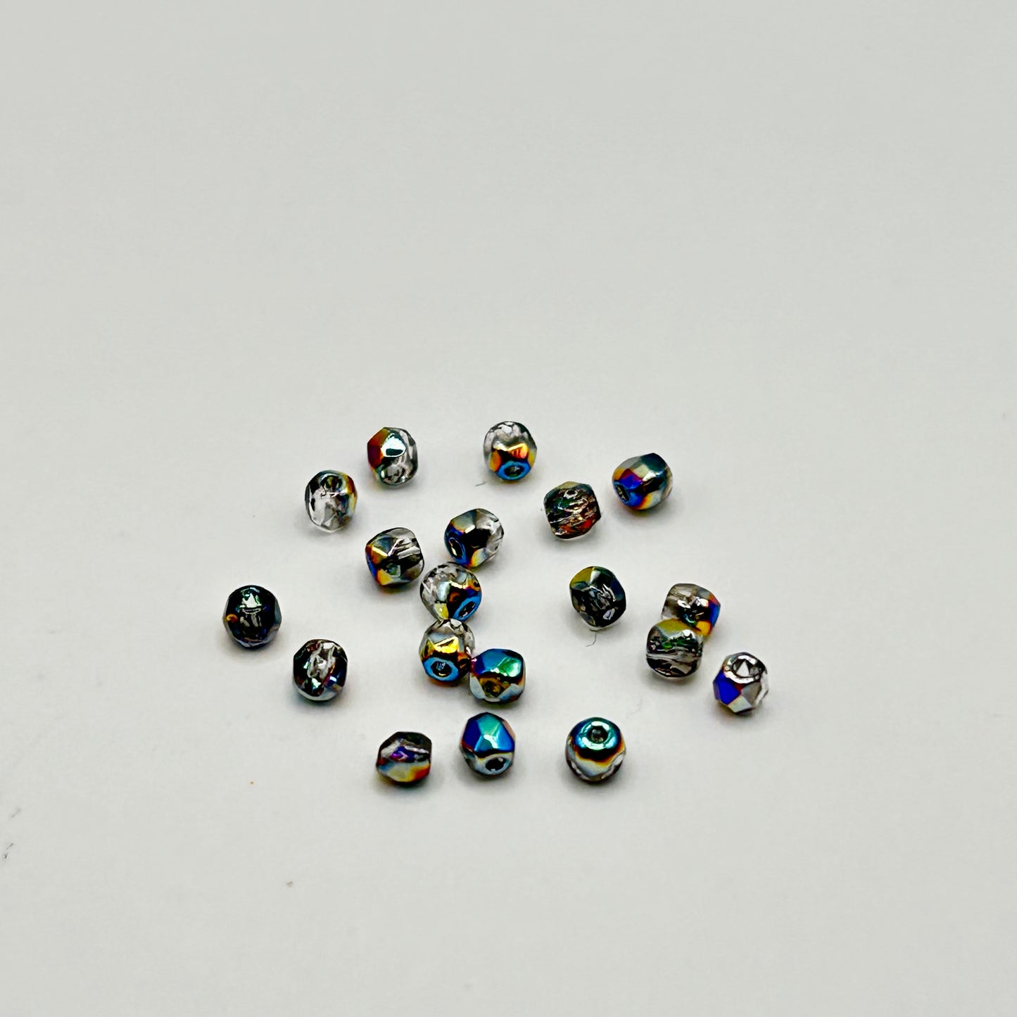 Firepolish Tiny 2MM - Crystal Medium Vitrail - Strand 50