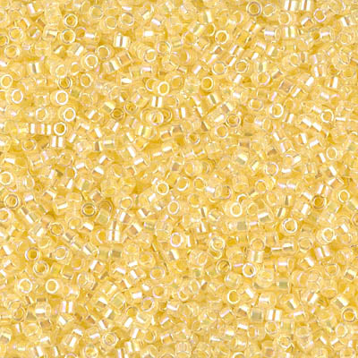 DB0053 Lined Pale Yellow AB - 11/0