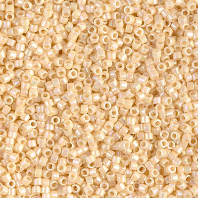 DB0157 - Opaque Cream AB - 11/0