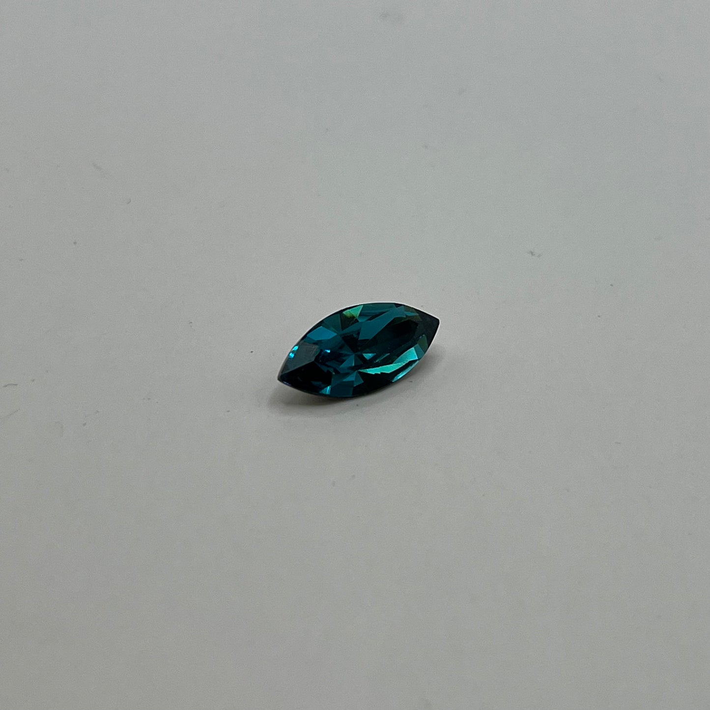 Swarovski 15x7MM Navette A4228 - Indicolite