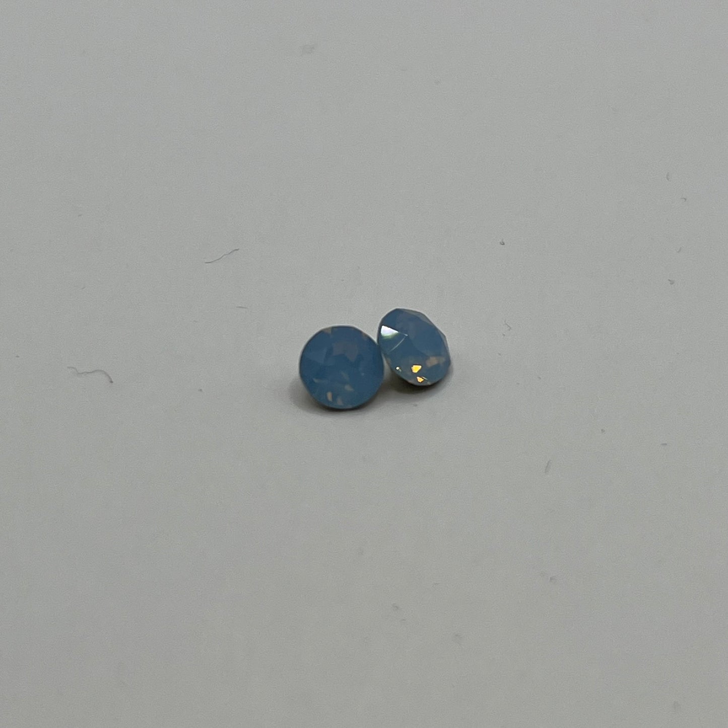 Swarovski 6MM Xirius Chaton A1088 - Air Blue Opal (4pcs)
