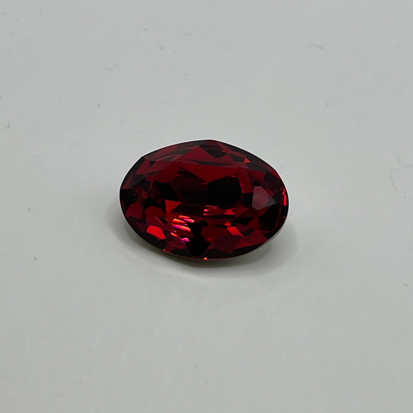Swarovski 25X18MM Oval Rivoli A4120 - Scarlet