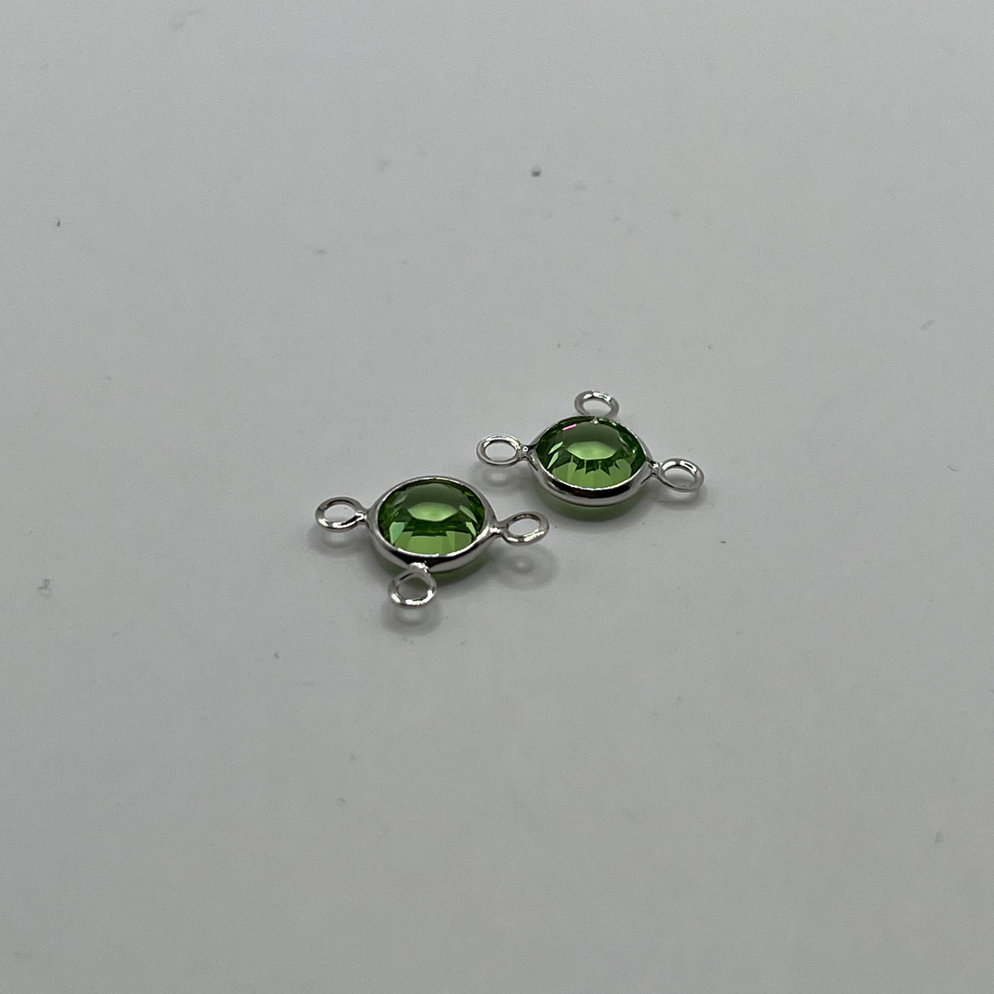 Swarovski Daisy Triple Loop Connector SS29 - Peridot (2pcs)