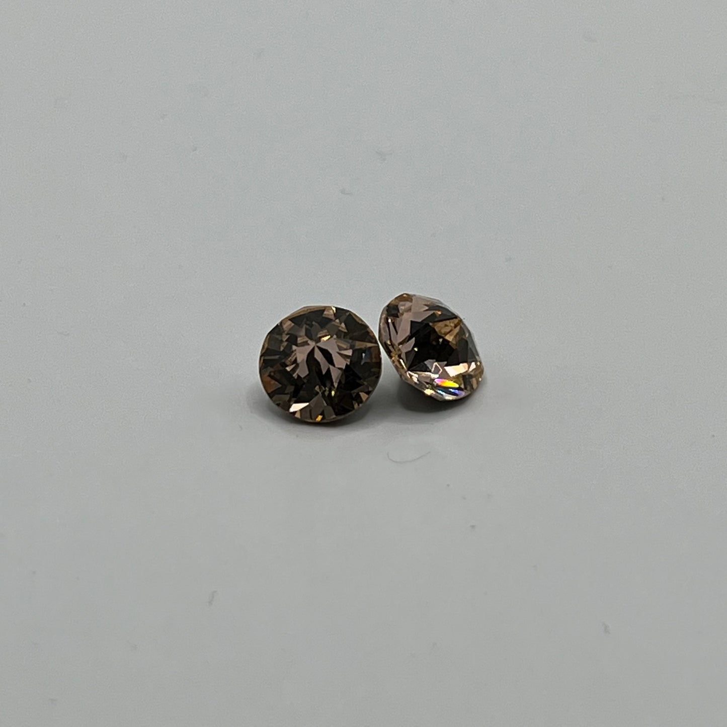 Swarovski 8MM Pointed Xirius Chaton A1188 - Light Peach (4pcs)