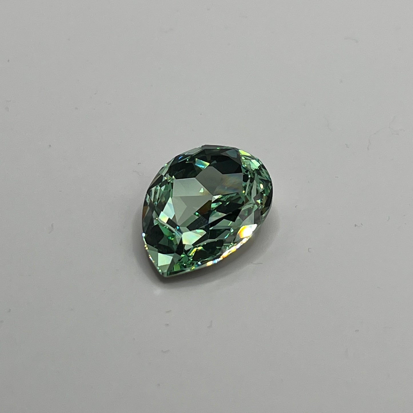 Swarovski 30X20MM Pear A4327 - Chrysolite