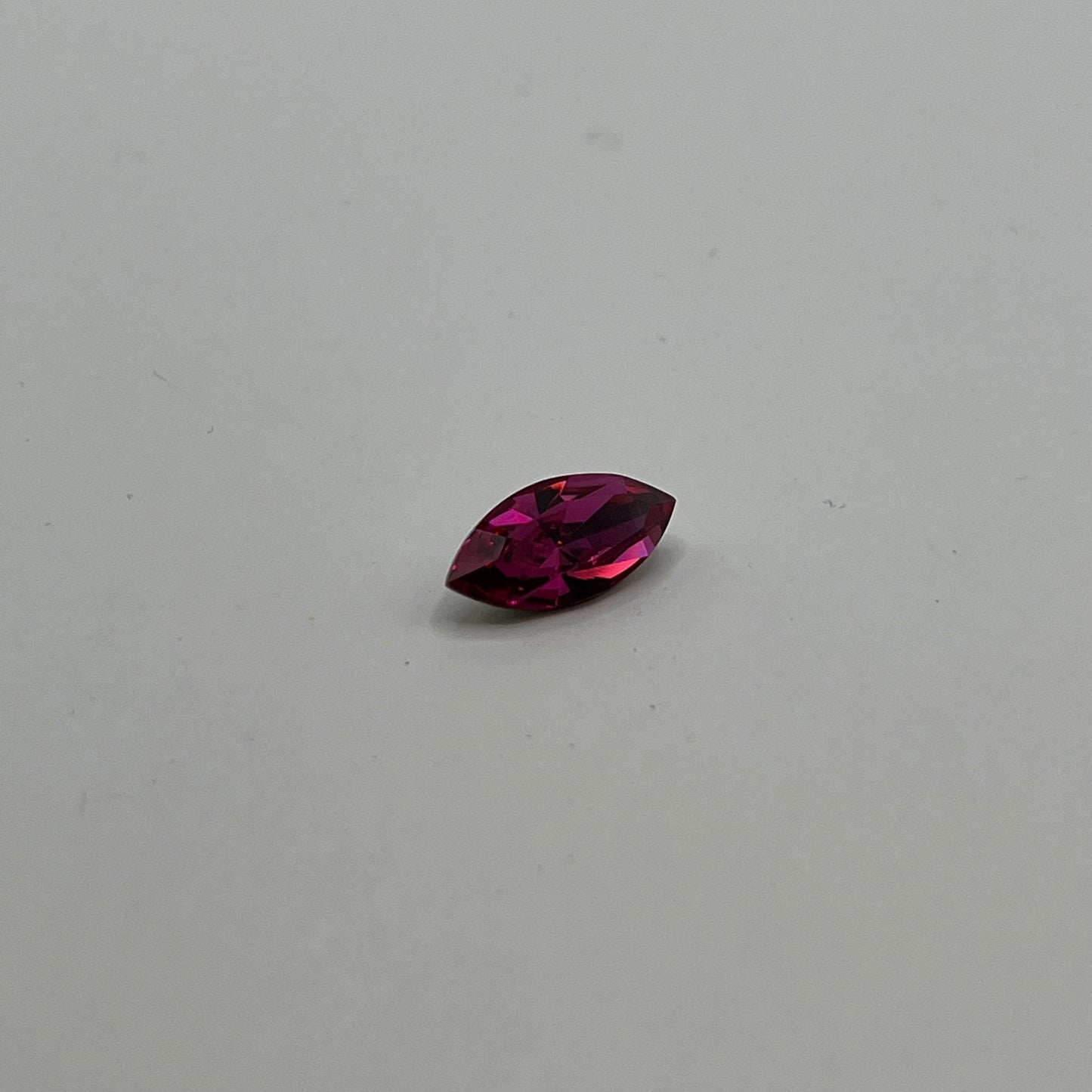 Swarovski 15x7MM Navette A4228 - Fuchsia