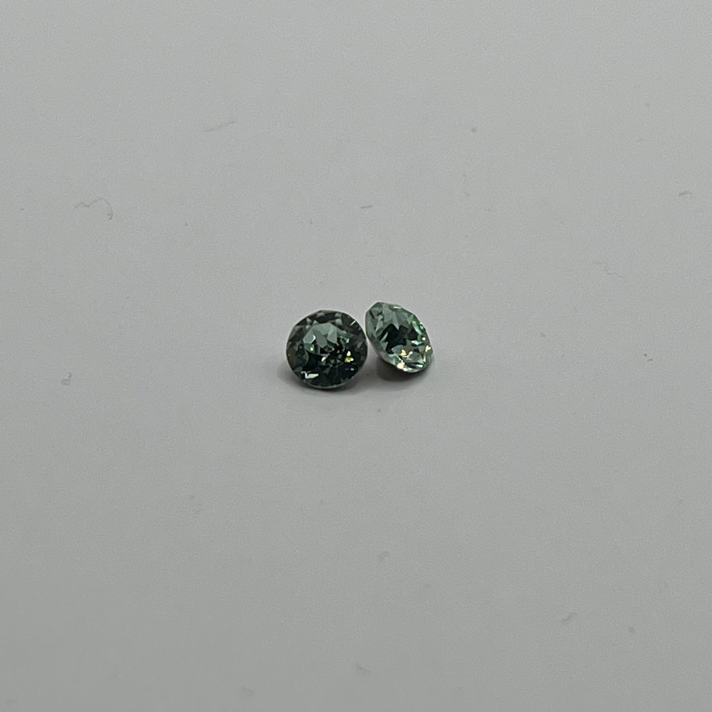 Swarovski 6MM Xirius Chaton A1088 - Chrysolite (4pcs)