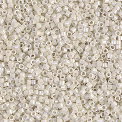 DB0211 - Opaque Alabaster Luster - 11/0