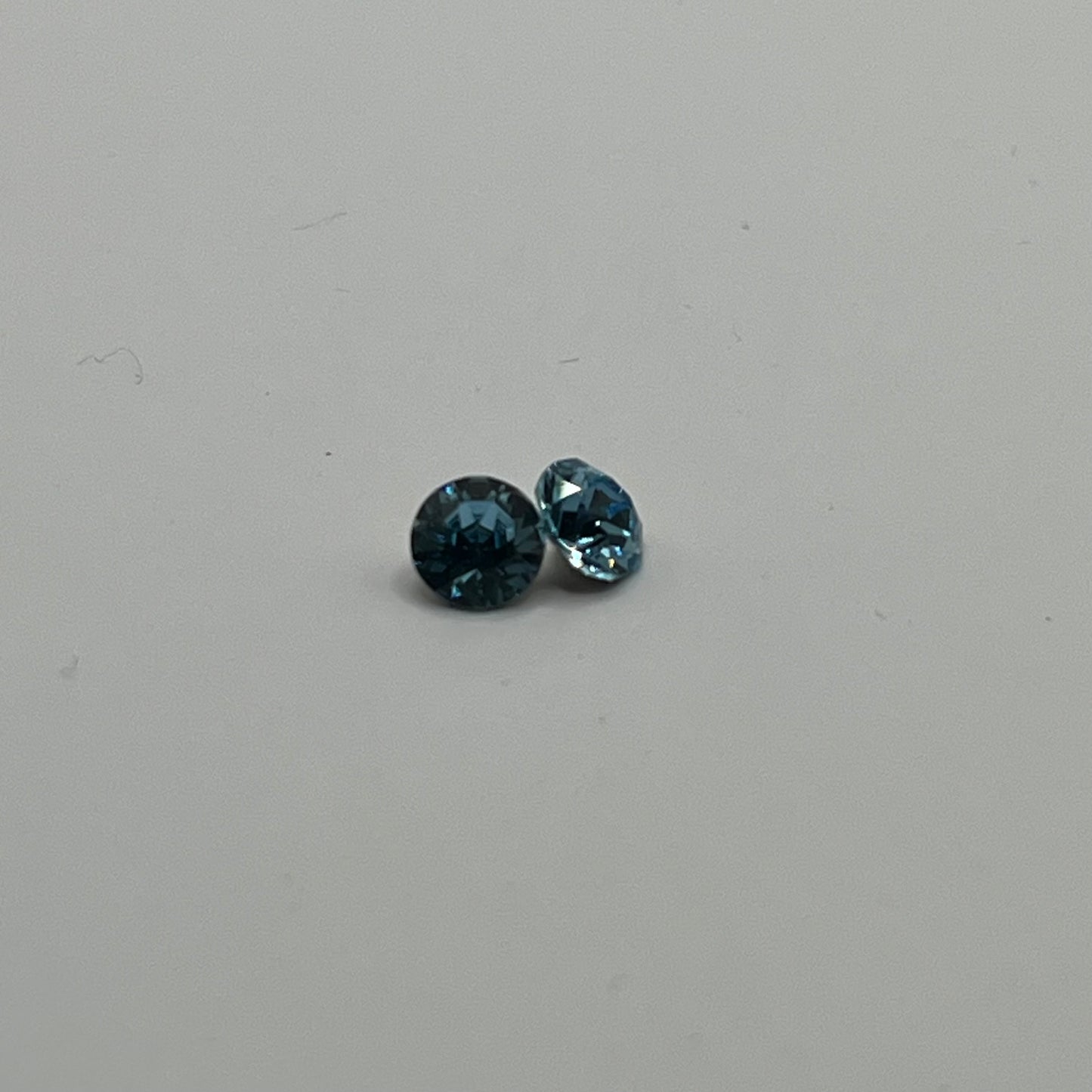Swarovski 6MM Xirius Chaton A1088 - Aquamarine (4pcs)