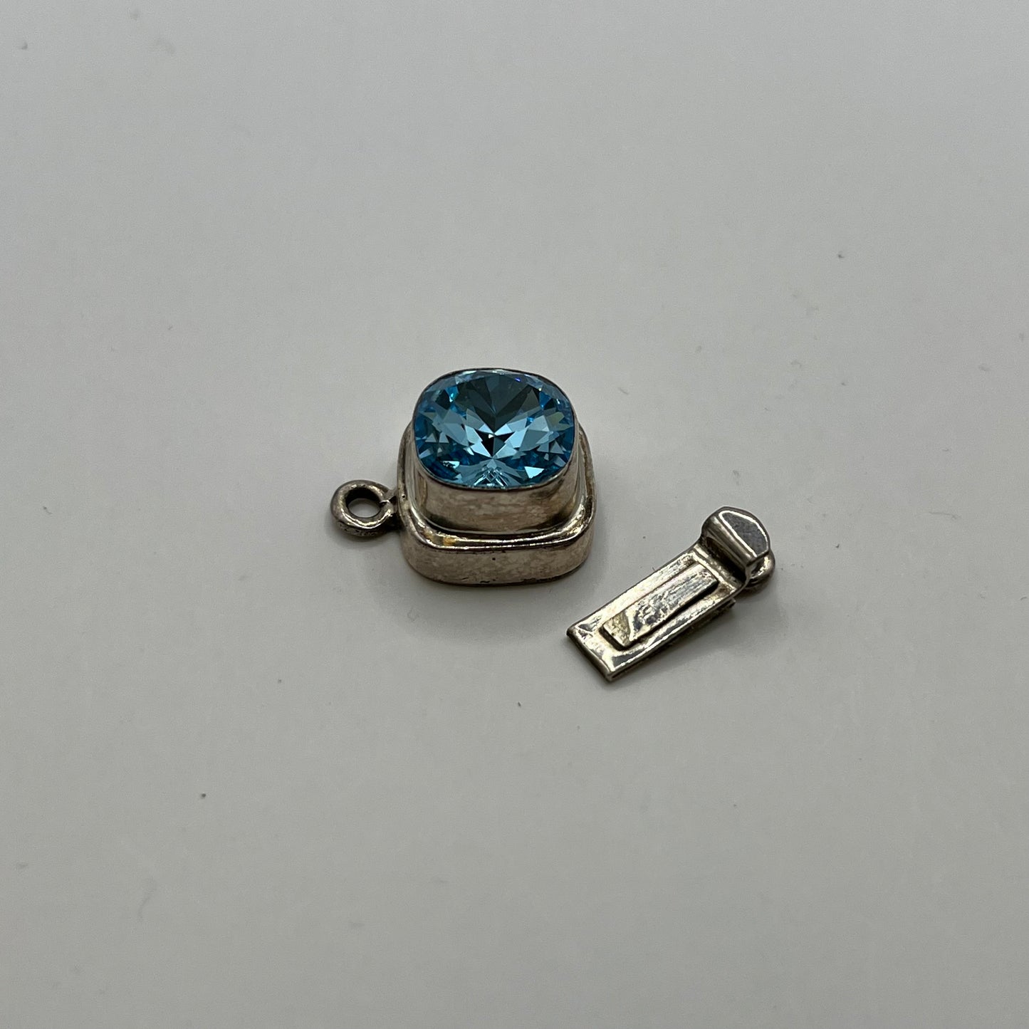 Swarovski 12MM Square Clasp - Aquamarine / Sterling Silver