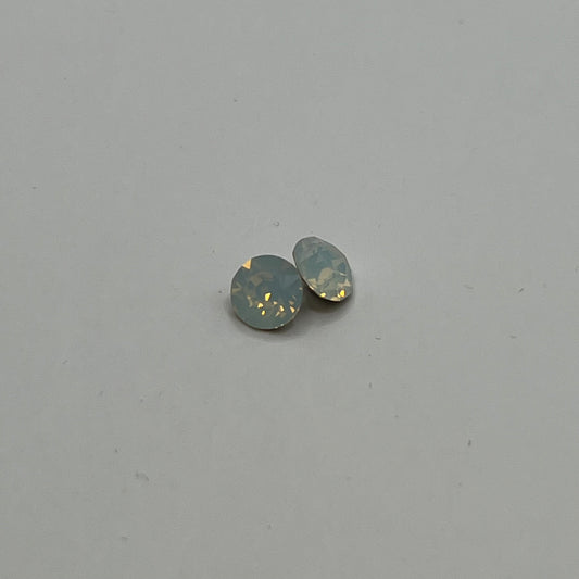 Swarovski 6MM Xirius Chaton A1088 - White Opal (4pcs)
