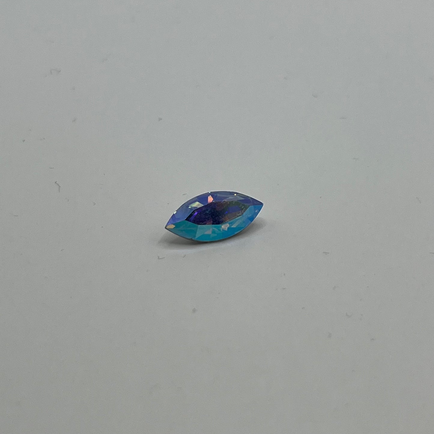 Swarovski 15x7MM Navette A4200 - Light Sapphire AB
