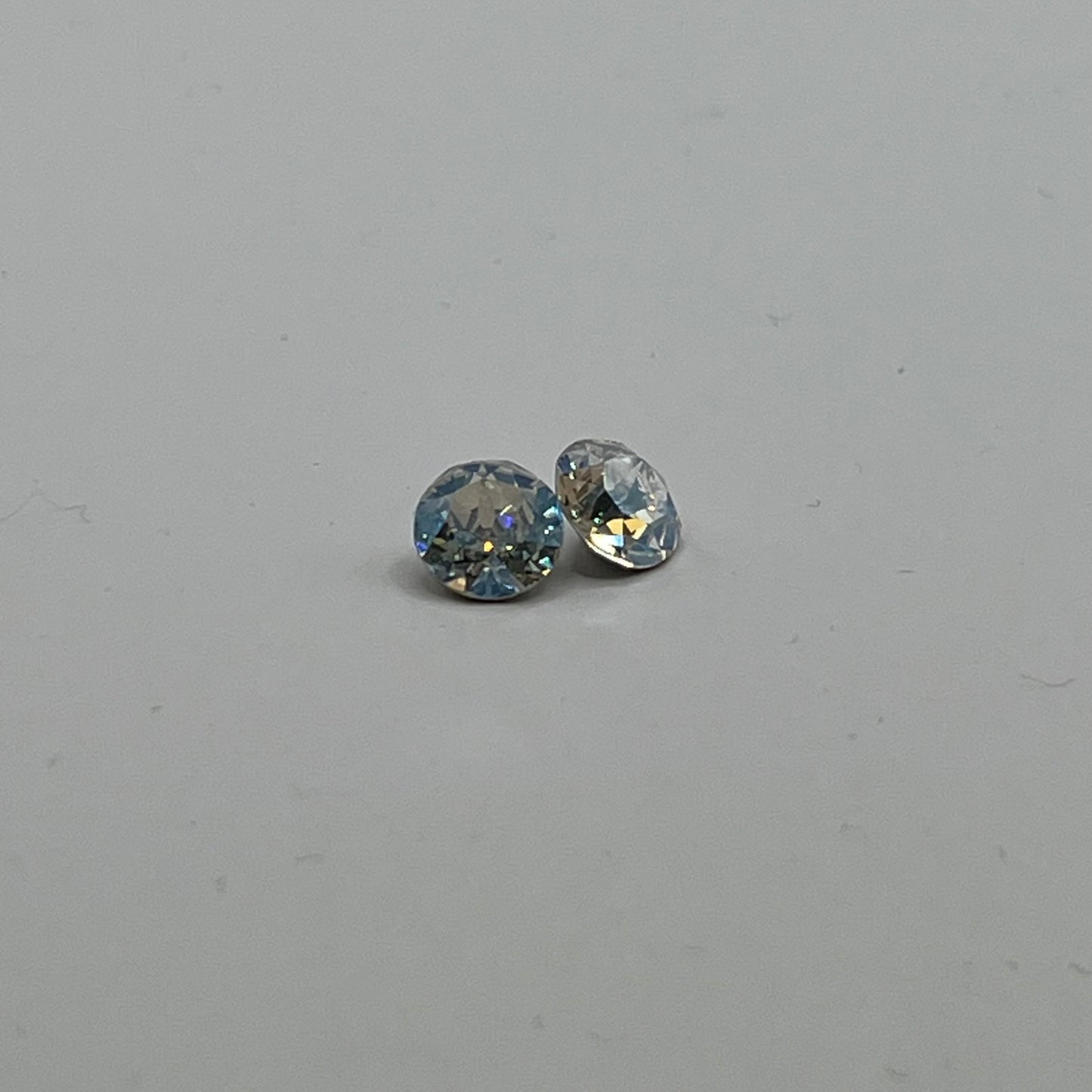 Swarovski 8MM Xirius Chaton A1088 - Crystal Moonlight (4pcs)