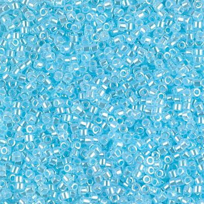 DB0239 Lined Crystal / Light Aqua - 11/0