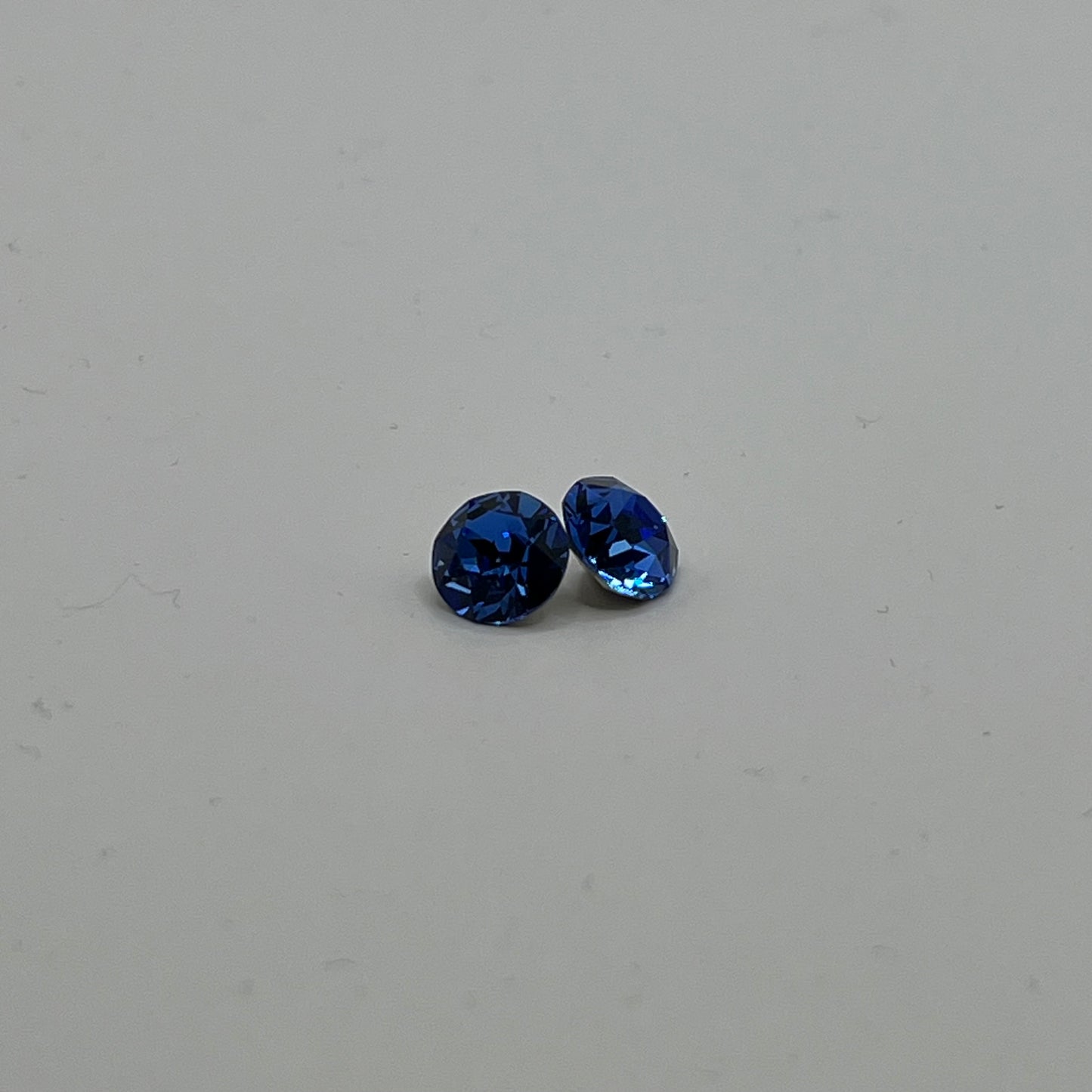 Swarovski 8MM Xirius Chaton A1088 - Sapphire (4pcs)