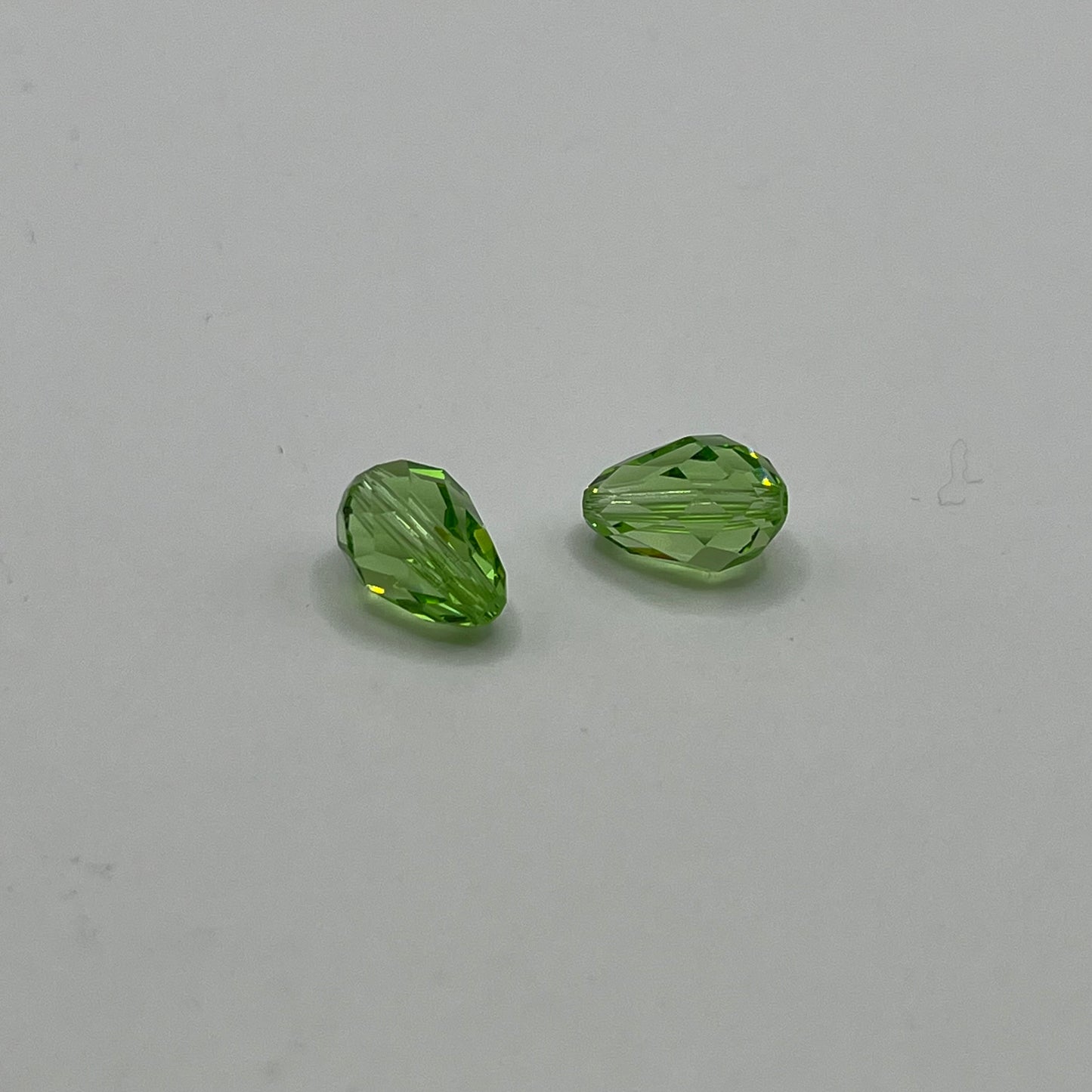 Swarovski 10.5x7MM Teardrop - Peridot (4pcs)