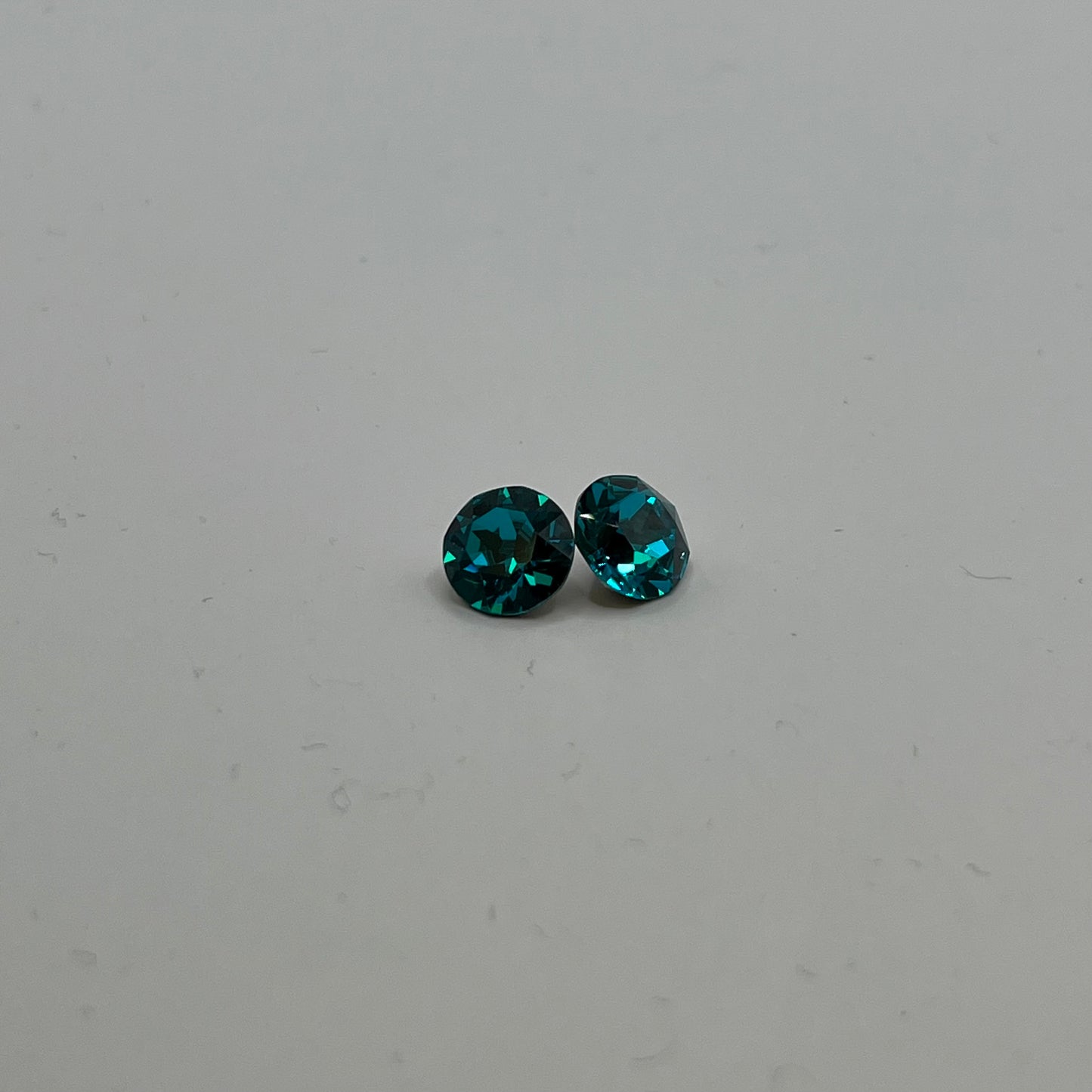 Austrian Crystal 8MM Chaton A1088 - Blue Zircon (4pcs)