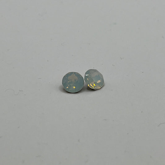 Swarovski 8MM Xirius Chaton A1088 - White Opal (4pcs)