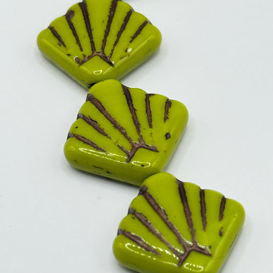 Czech Glass - Green Shell Square (8pcs)