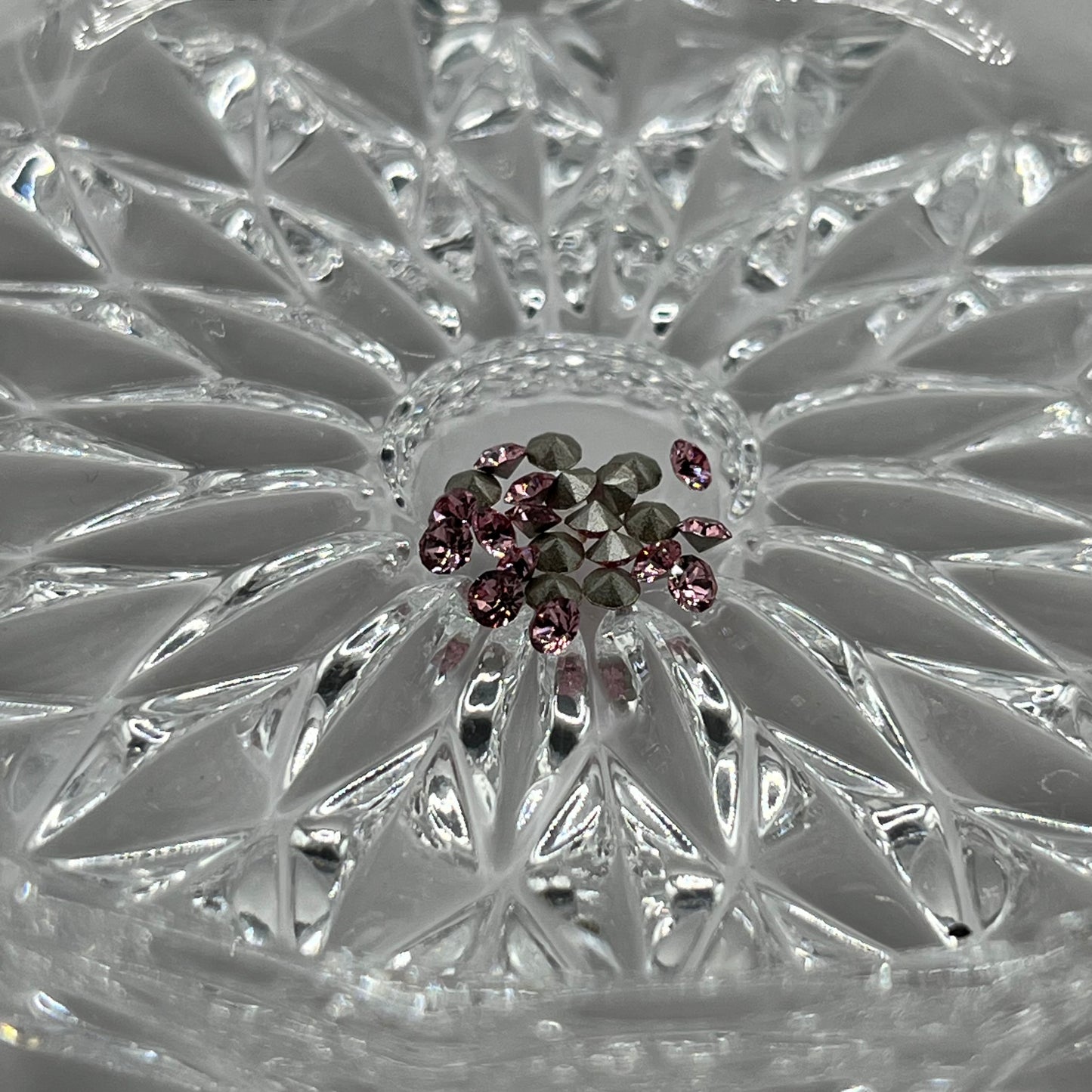 Swarovski 2.8-2.9MM Xirius Chaton A1088 SS10 - Light Rose (24pcs)