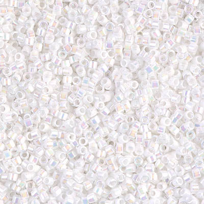 DB0202 - White Pearl AB - 11/0