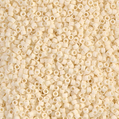 DB0762 - Matte Opaque Cream - 11/0